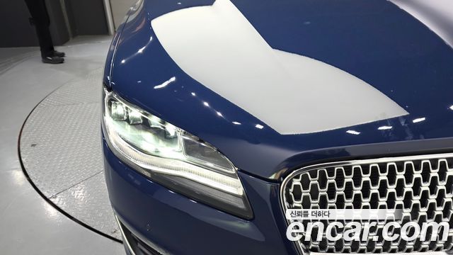 Lincoln MKZ 2019 — photo 8