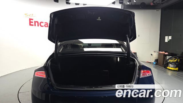 Lincoln MKZ 2019 — photo 36