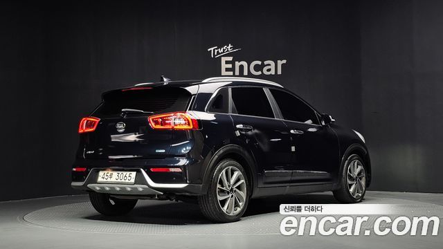 Kia Niro 2017 — photo 2