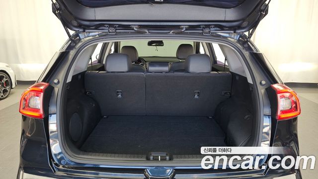 Kia Niro 2017 — photo 26