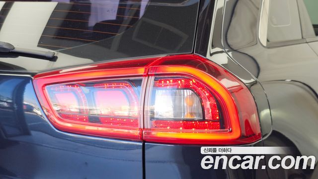 Kia Niro 2017 — photo 9