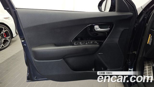 Kia Niro 2017 — photo 14