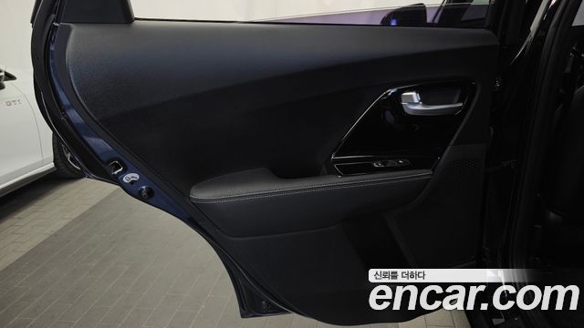 Kia Niro 2017 — photo 15