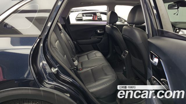 Kia Niro 2017 — photo 27