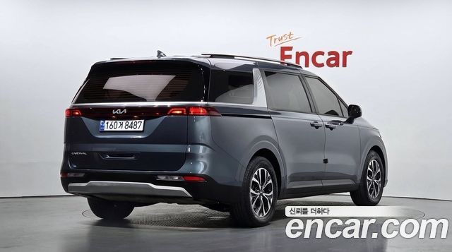 Kia Canival 2022 — photo 2
