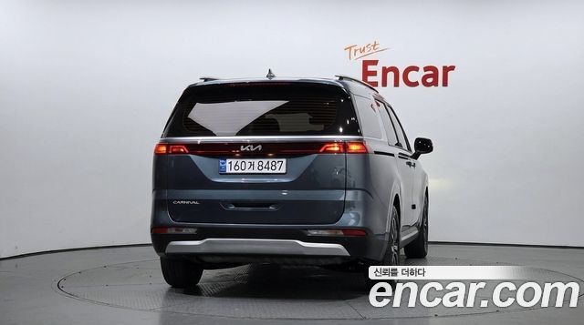 Kia Canival 2022 — photo 4