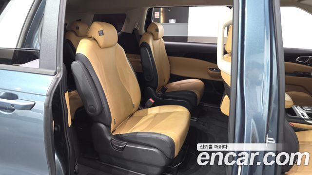 Kia Canival 2022 — photo 17
