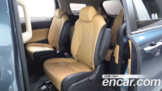 Kia Canival 2022 — photo 18