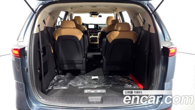 Kia Canival 2022 — photo 23