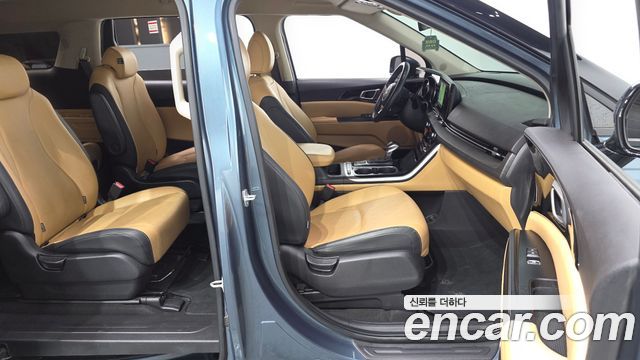 Kia Canival 2022 — photo 16