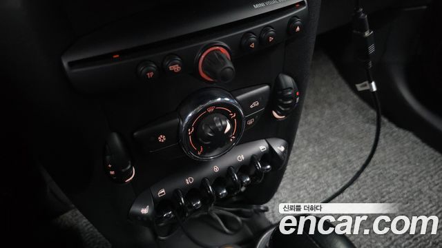 Mini Cooper 2012 — photo 22