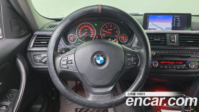 BMW 3-Series 2012 — photo 13