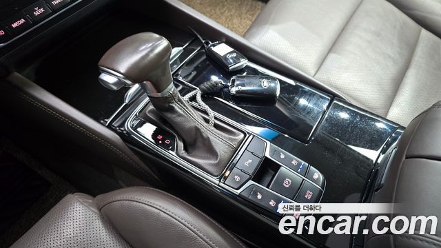 Kia K7 2017 — photo 9