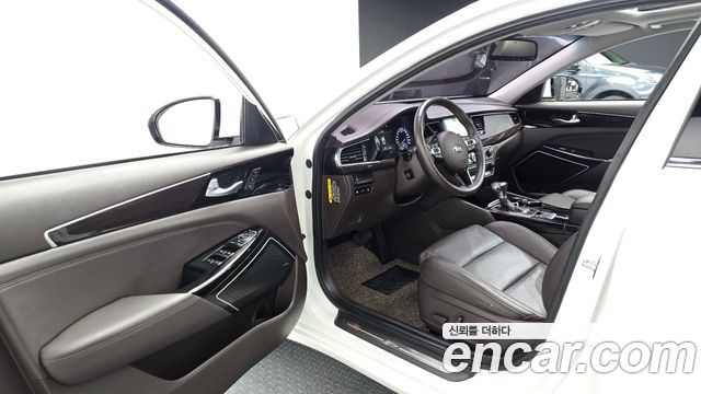 Kia K7 2017 — photo 10