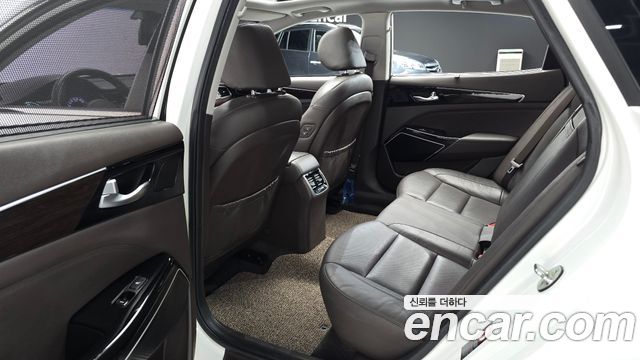 Kia K7 2017 — photo 11