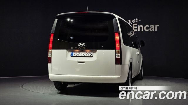 Hyundai Staria 2025 — photo 4