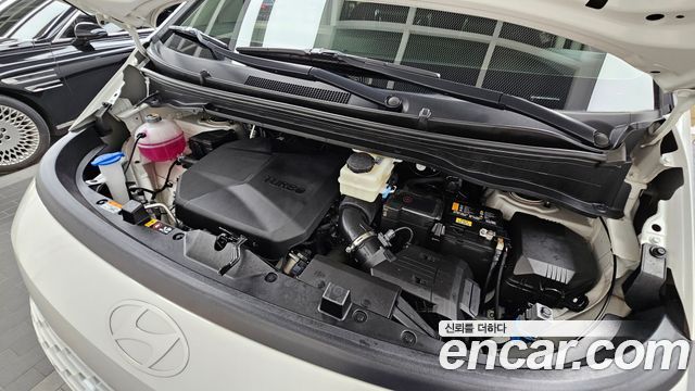 Hyundai Staria 2025 — photo 6