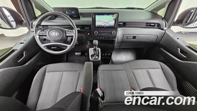 Hyundai Staria 2025 — photo 10