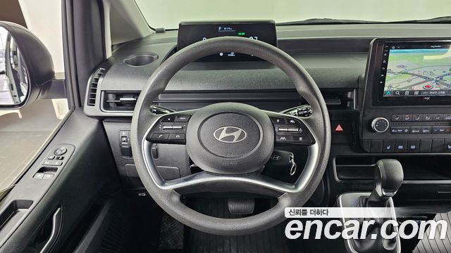 Hyundai Staria 2025 — photo 19