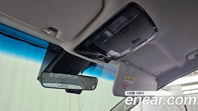 Hyundai Staria 2025 — photo 24