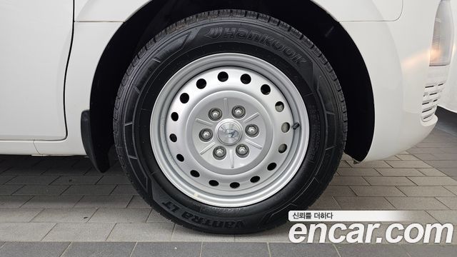 Hyundai Staria 2025 — photo 7