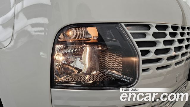 Hyundai Staria 2025 — photo 8