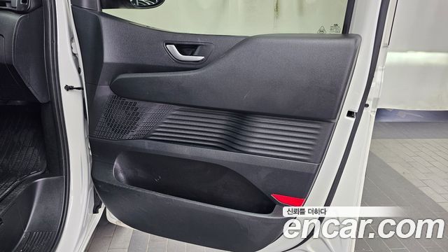 Hyundai Staria 2025 — photo 15