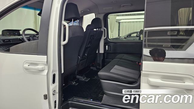Hyundai Staria 2025 — photo 16