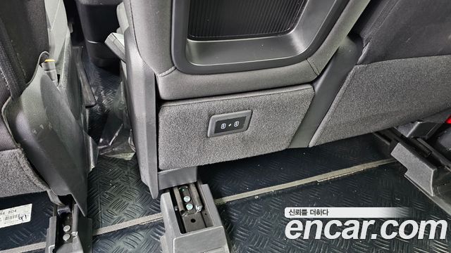 Hyundai Staria 2025 — photo 27