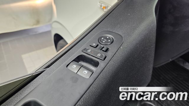 Hyundai Staria 2025 — photo 29