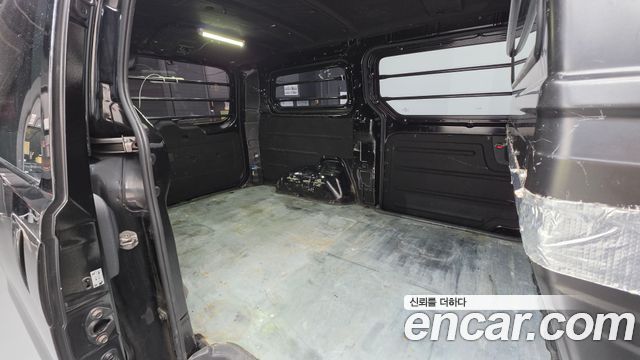 Hyundai Starex 2019 — photo 17