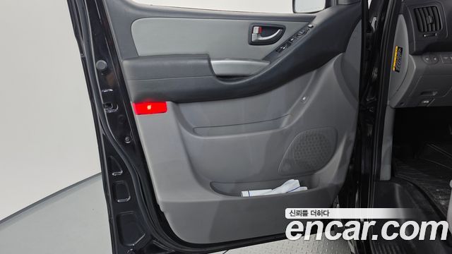 Hyundai Starex 2019 — photo 14