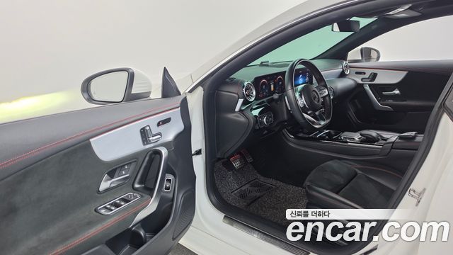 Mercedes-Benz CLA-Class 2021 — photo 10