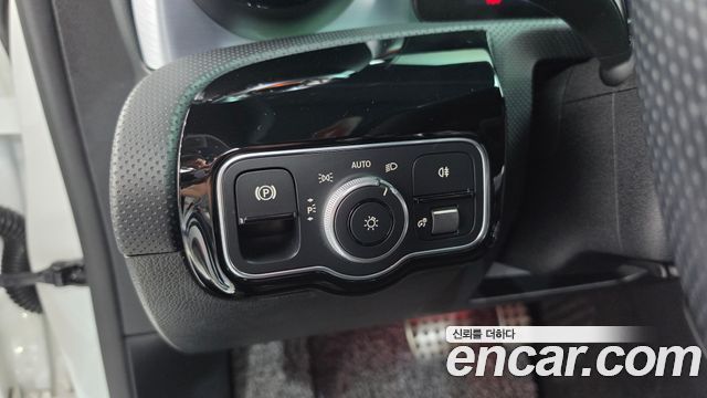 Mercedes-Benz CLA-Class 2021 — photo 18