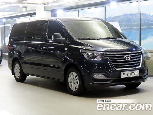 Hyundai Starex 2019 — photo 1
