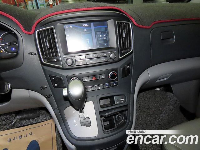 Hyundai Starex 2019 — photo 11