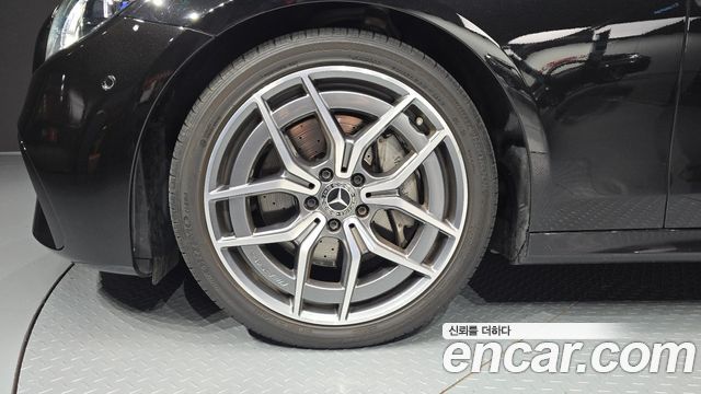 Mercedes-Benz E-Class 2021 — photo 5