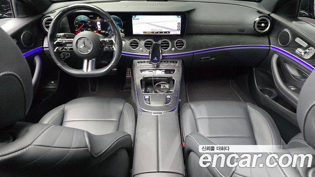 Mercedes-Benz E-Class 2021 — photo 10