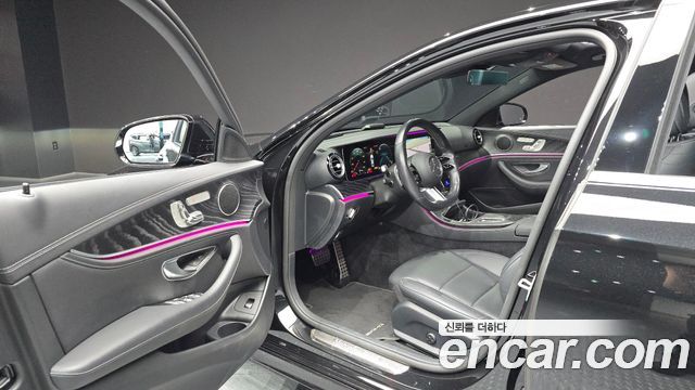Mercedes-Benz E-Class 2021 — photo 13