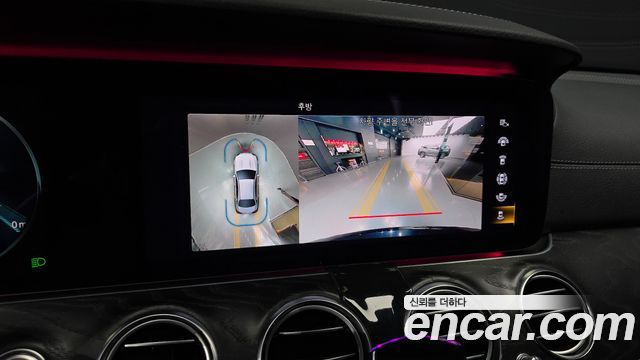 Mercedes-Benz E-Class 2021 — photo 20