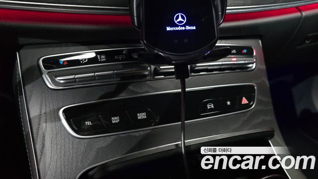 Mercedes-Benz E-Class 2021 — photo 25