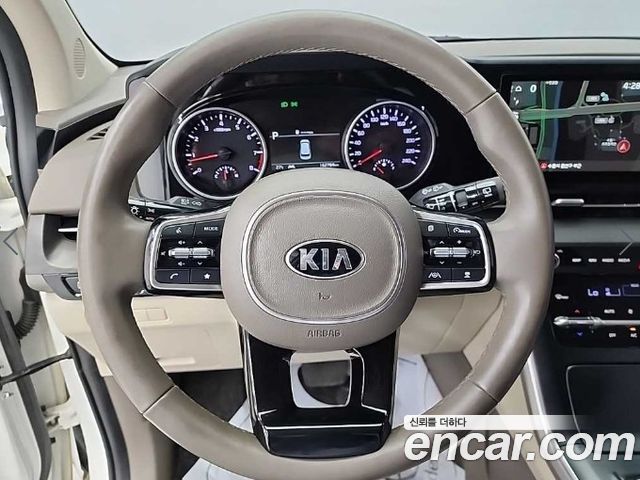 Kia Canival 2021 — photo 9