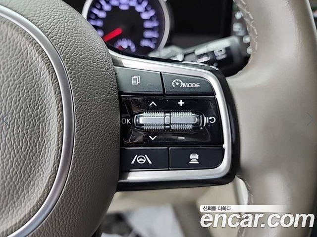 Kia Canival 2021 — photo 17
