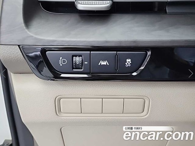 Kia Canival 2021 — photo 18