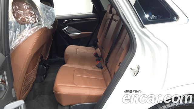 Audi Q3 2022 — photo 11