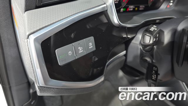 Audi Q3 2022 — photo 20