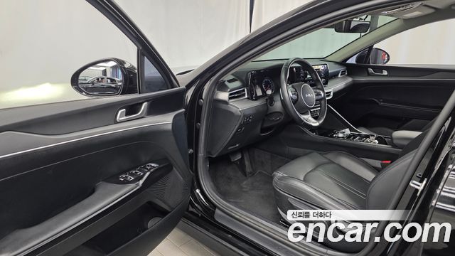Kia K5 2023 — photo 13