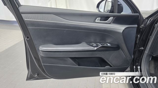 Kia K5 2023 — photo 14