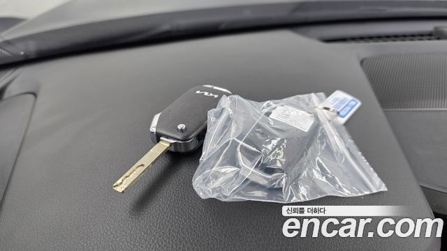 Kia K5 2023 — photo 30