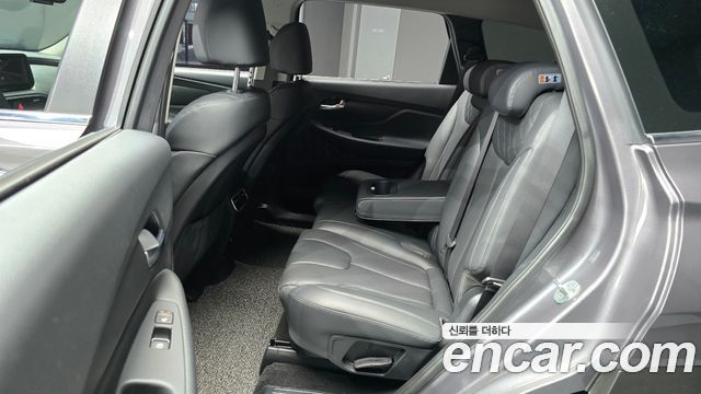 Hyundai Santafe 2022 — photo 18